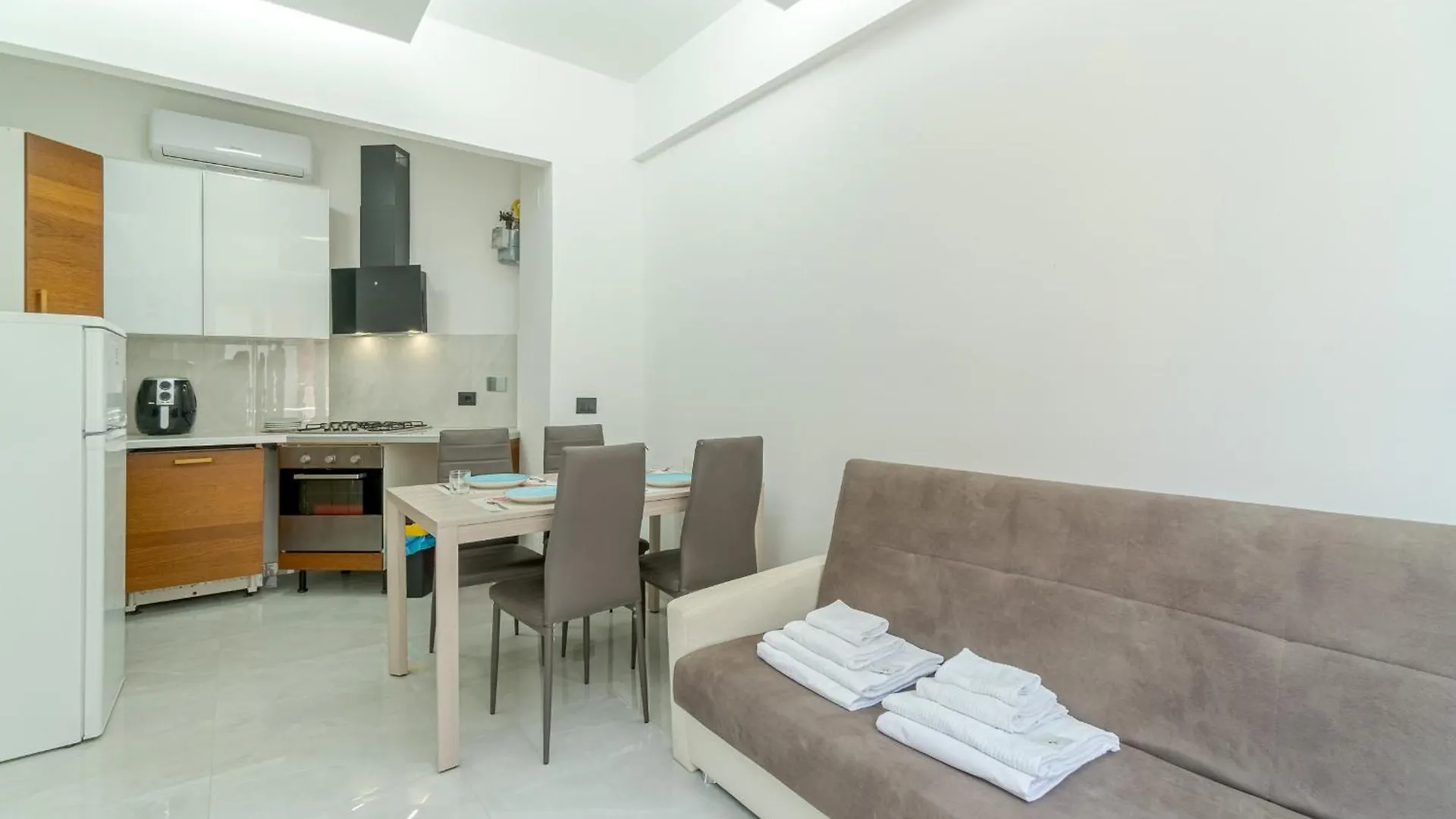 Ligurian Vacation! Rapallo Functional Flat